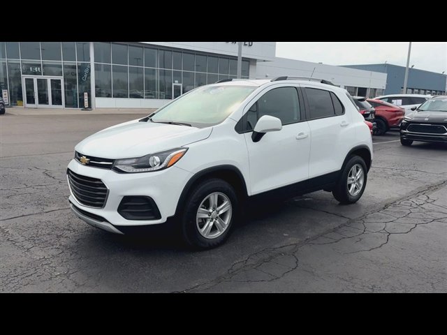 Certified 2022 Chevrolet Trax LT w/ LT Convenience Package image 4