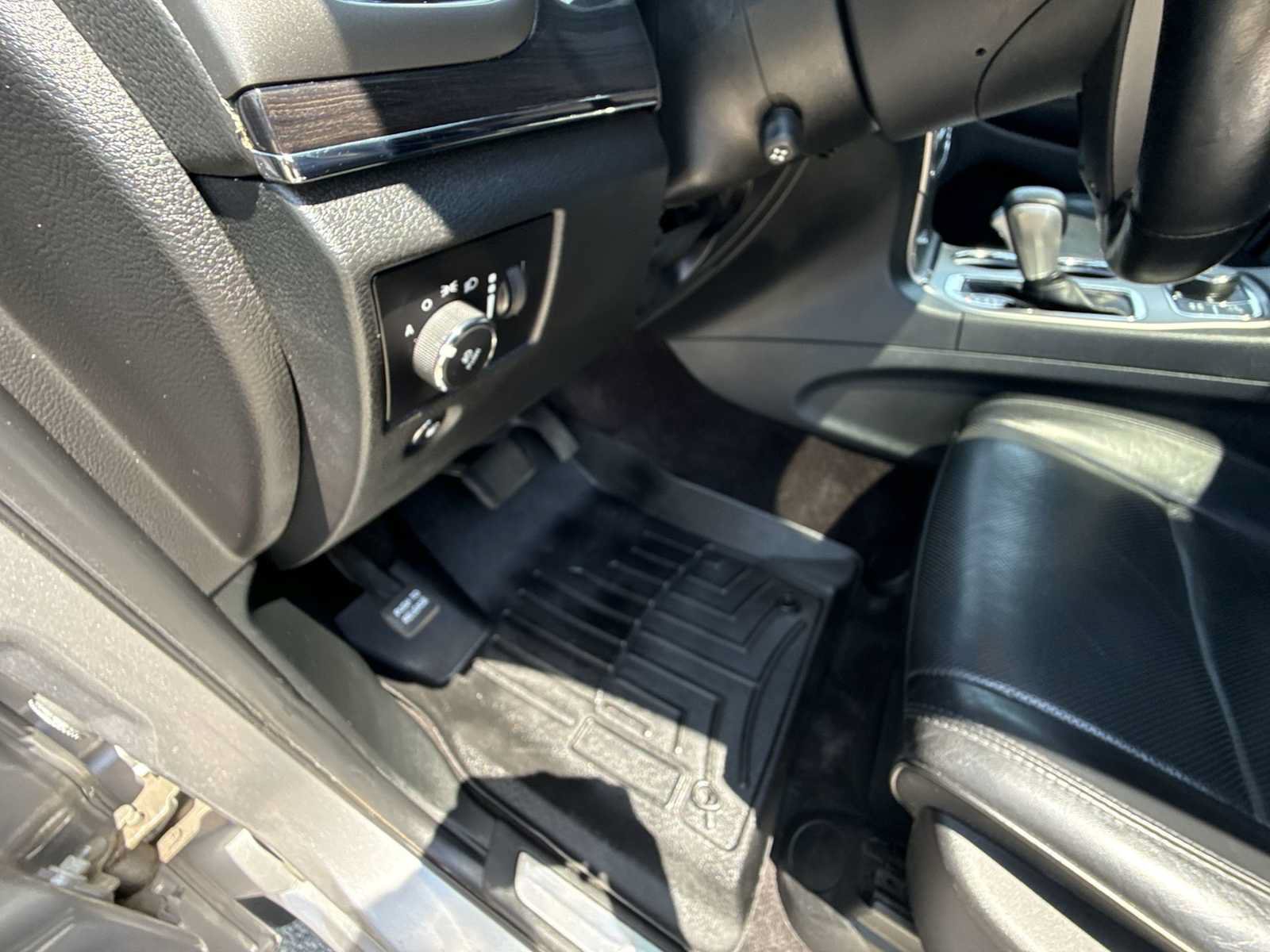 Used 2018 Jeep Grand Cherokee Overland AWD/4WD image 35
