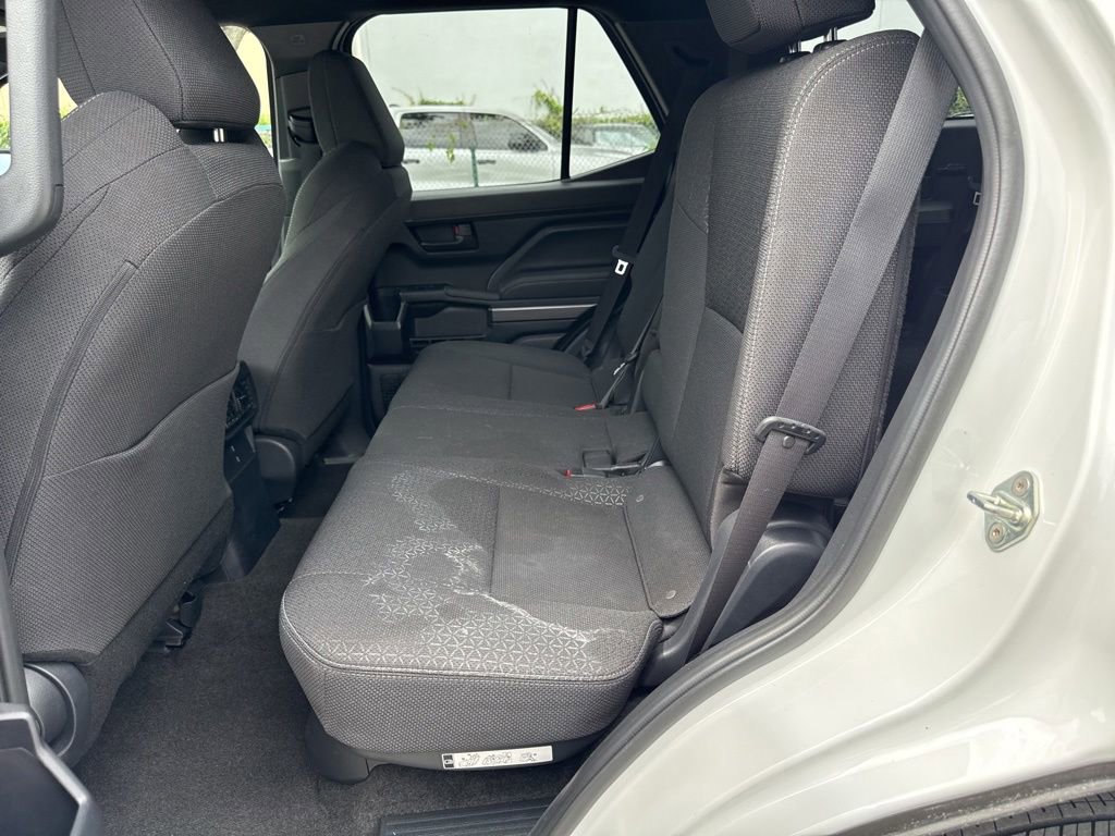 Used 2025 Toyota 4Runner SR5 AWD/4WD image 10