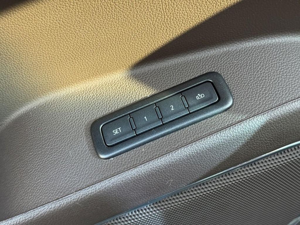Used 2019 GMC Yukon XL Denali AWD/4WD image 14