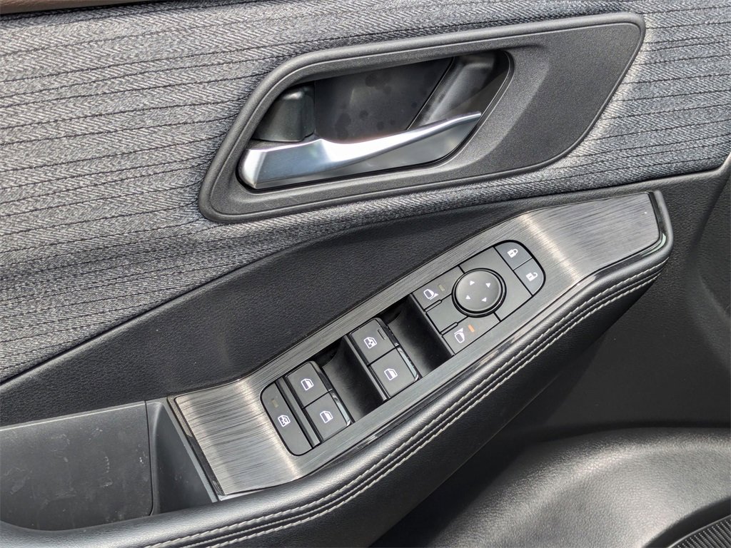 Certified 2023 Nissan Rogue SV image 16