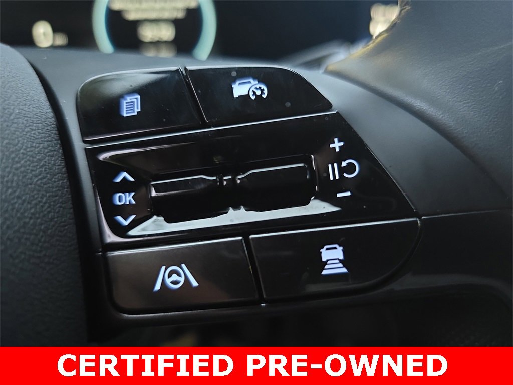 Used 2025 Hyundai Elantra Limited image 17