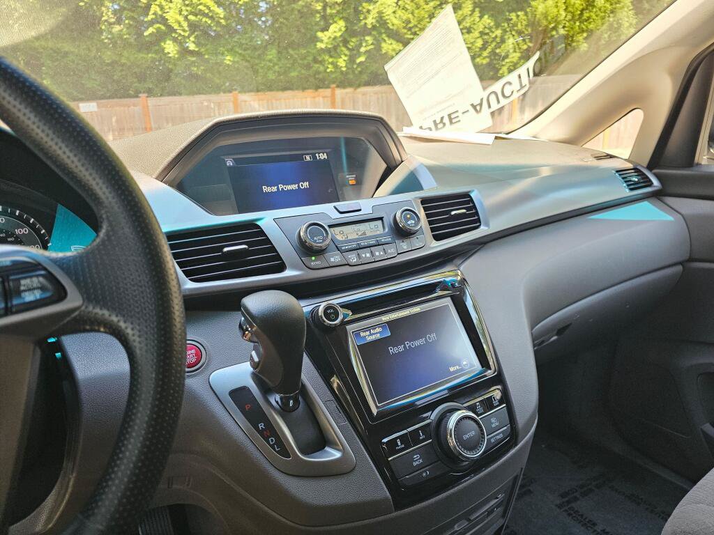 Used 2017 Honda Odyssey SE image 29