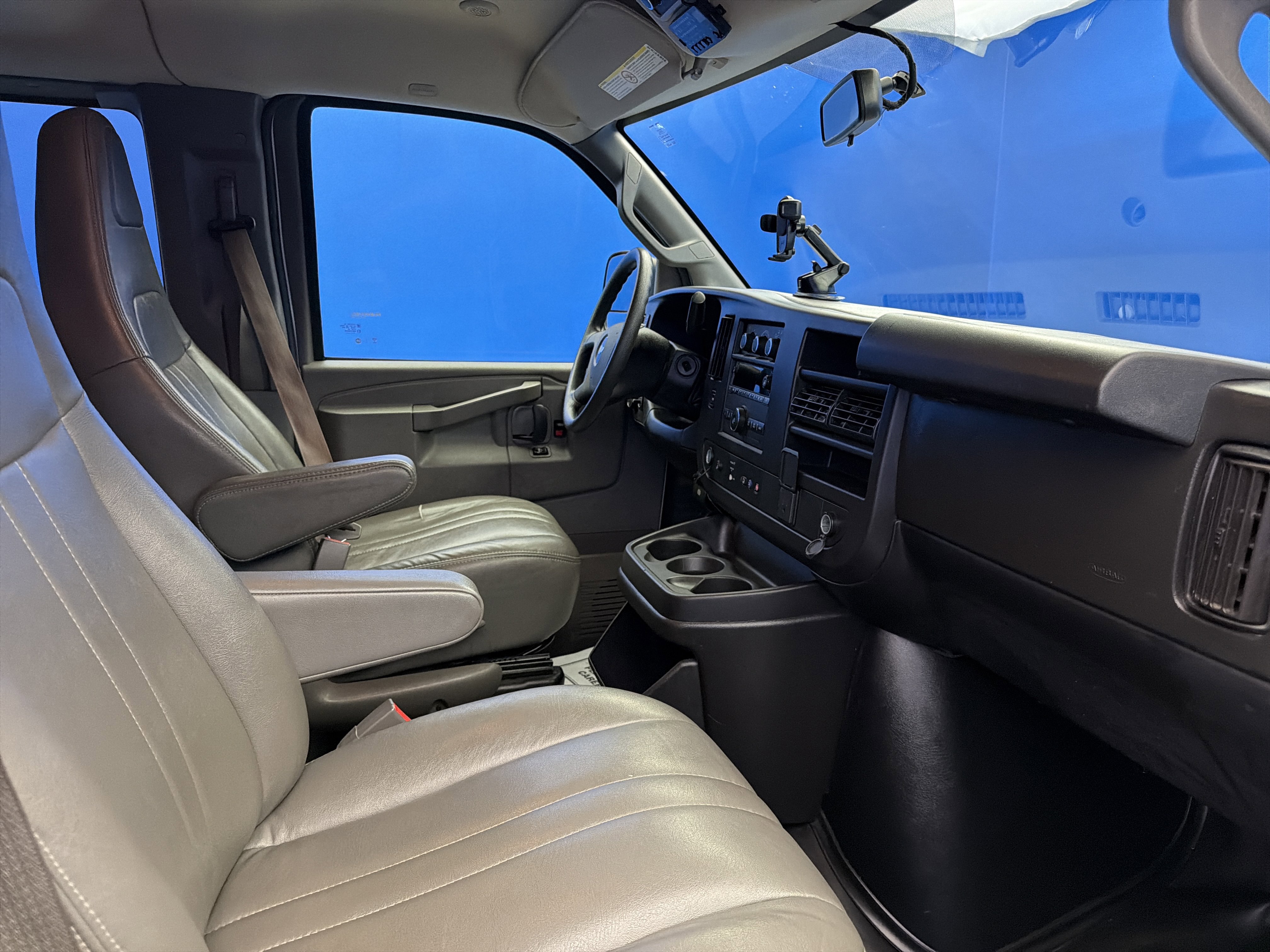 Used 2019 Chevrolet Express 3500 LS image 24