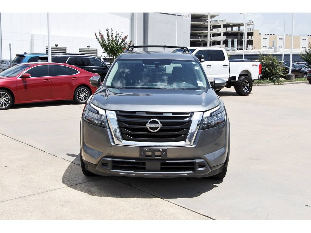 Used 2023 Nissan Pathfinder SV FWD image 2