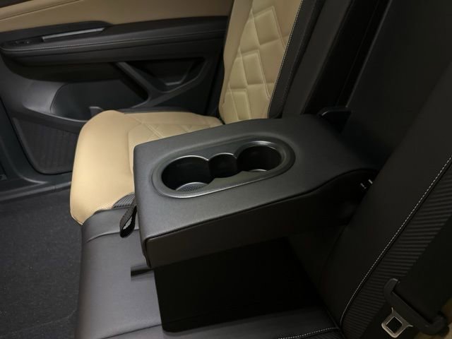 New 2025 Volkswagen Atlas Cross Sport SE image 32