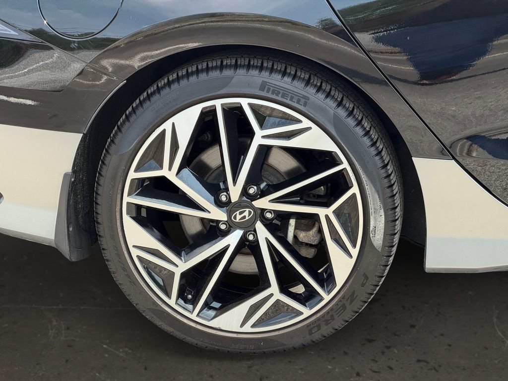 Used 2023 Hyundai Ioniq 6 SEL AWD/4WD image 10