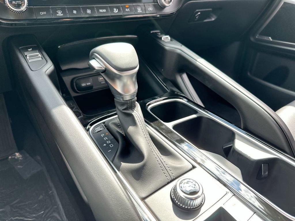 Used 2025 Kia Telluride S image 39