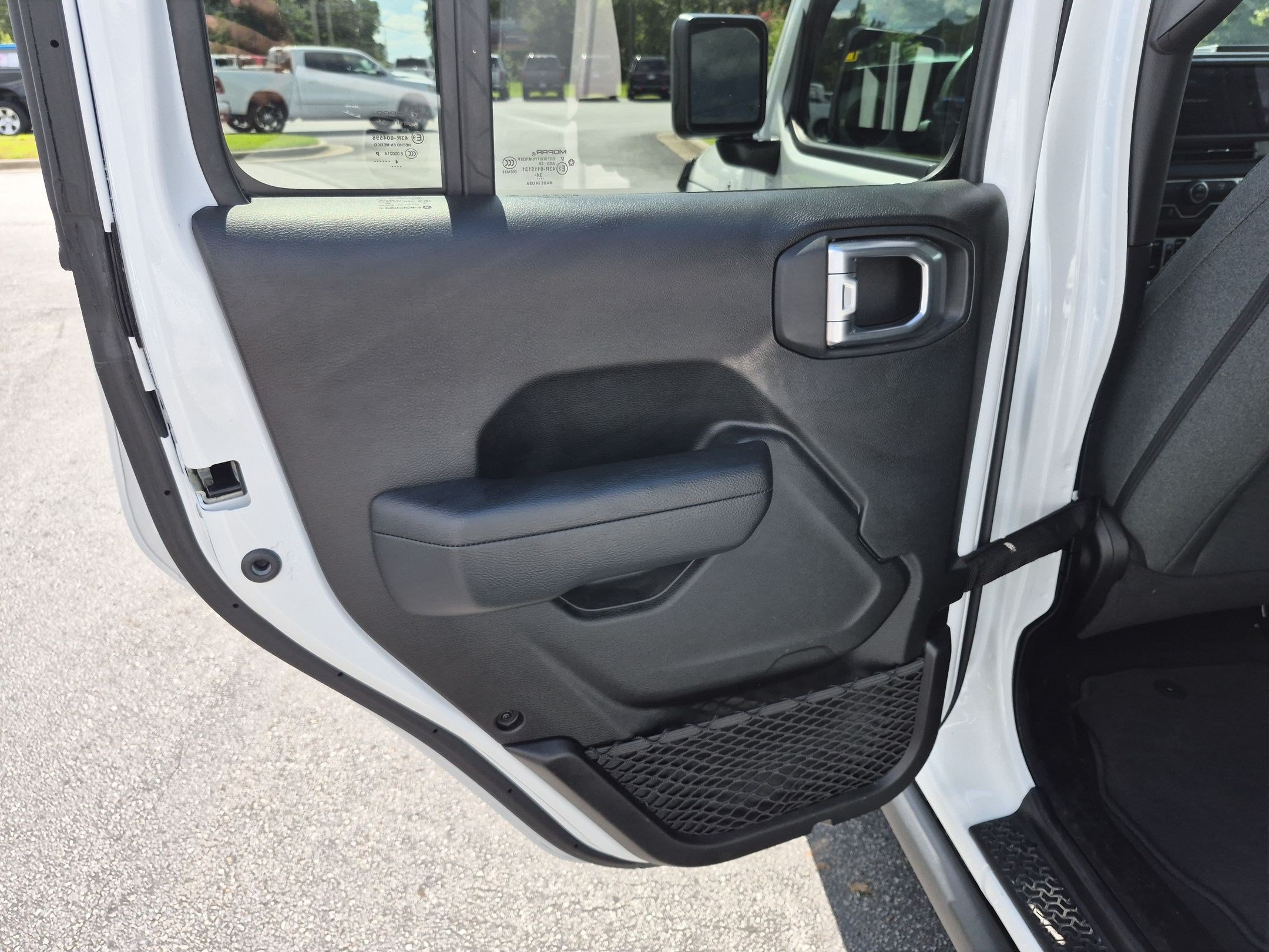 Used 2025 Jeep Gladiator Sport AWD/4WD image 19
