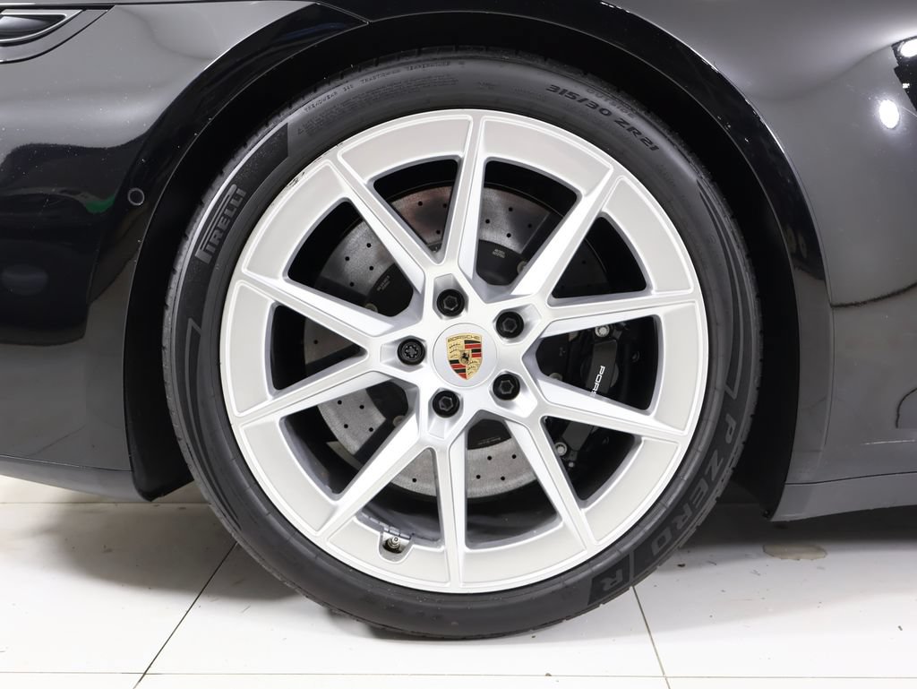 Certified 2025 Porsche 911 Carrera GTS RWD image 25