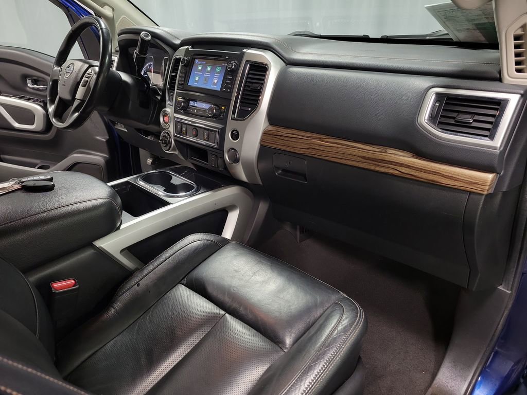 Used 2017 Nissan Titan SL image 27