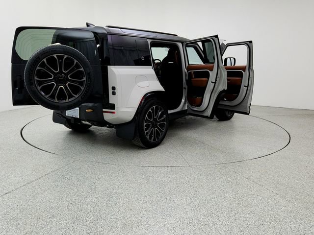 New 2026 Land Rover Defender 110 OCTA AWD/4WD image 11