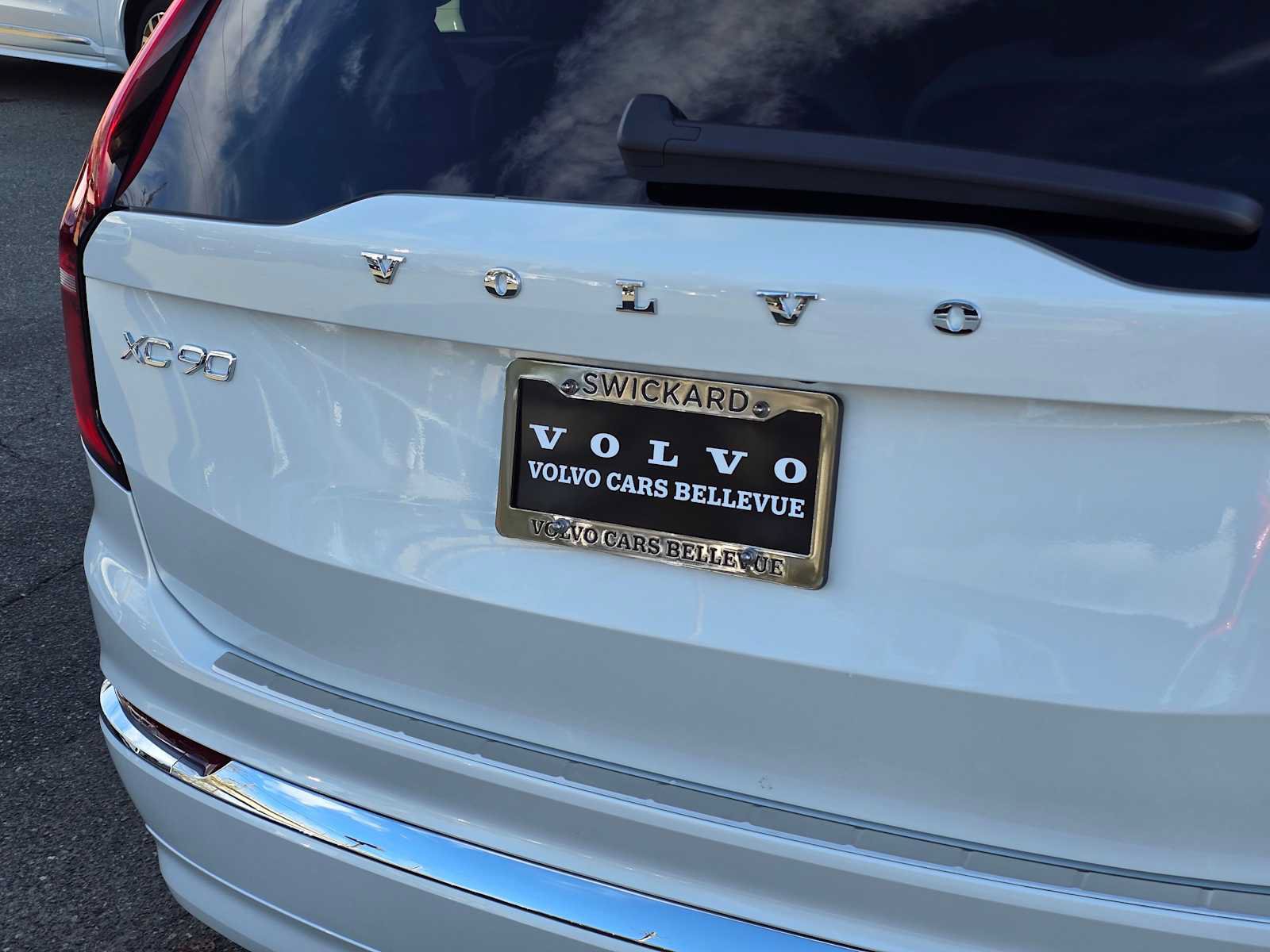 New 2026 Volvo XC90 B6 Plus w/ Protection Package Premier AWD/4WD image 14