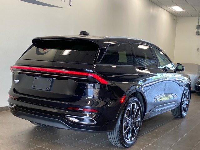 Certified 2025 Lincoln Nautilus Reserve AWD/4WD image 7
