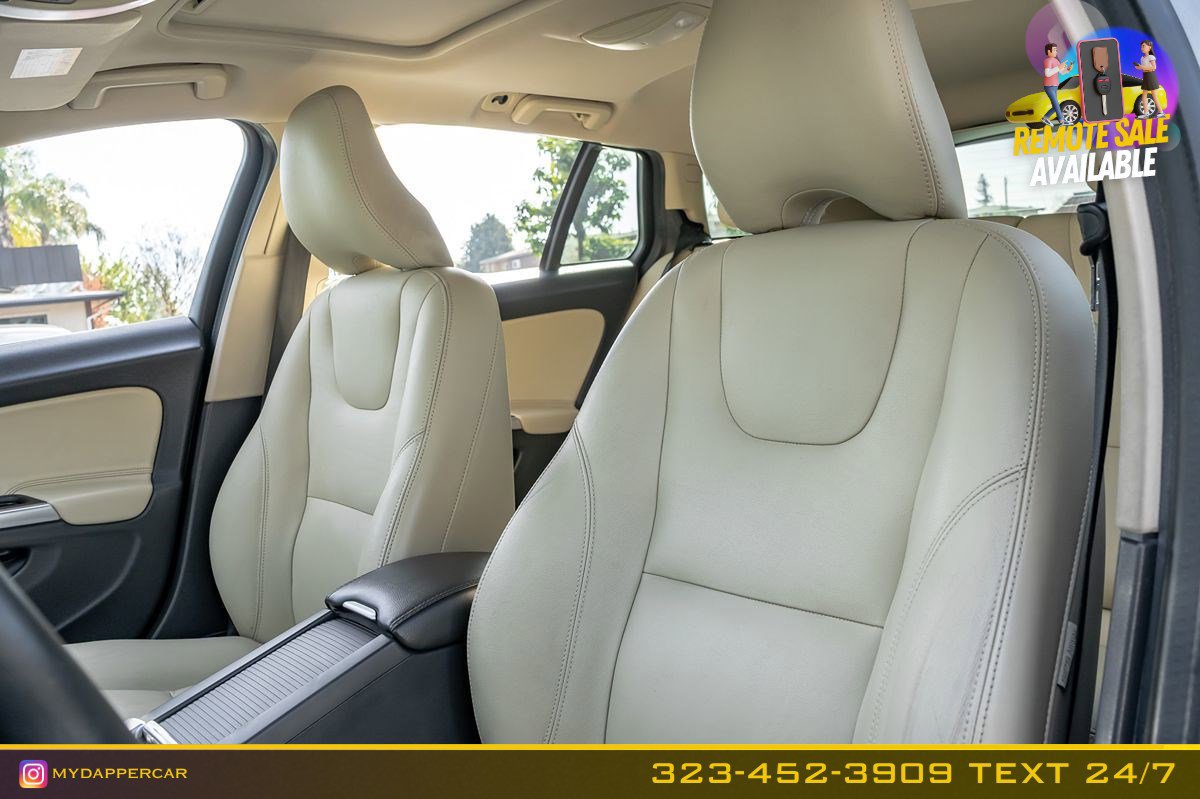 Used 2017 Volvo V60 T5 Platinum image 13