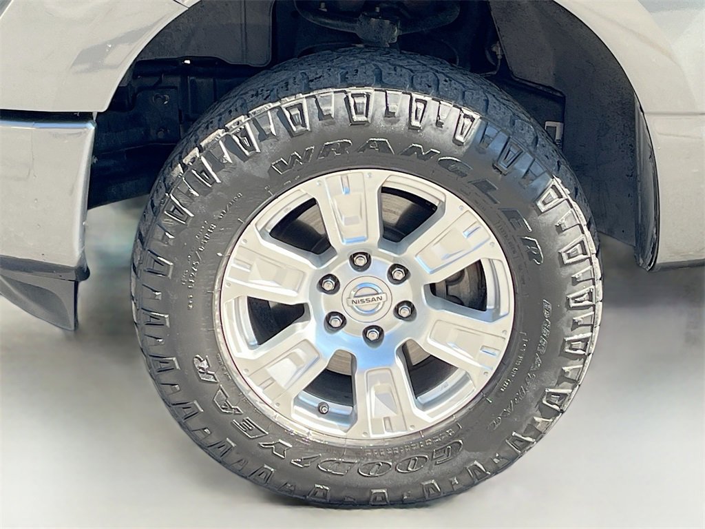 Used 2019 Nissan Titan SV w/ SV Convenience Package image 32