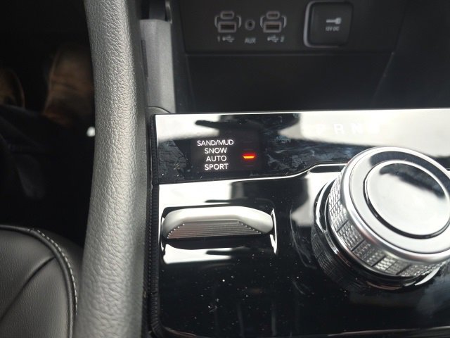 New 2025 Jeep Grand Cherokee Limited image 23