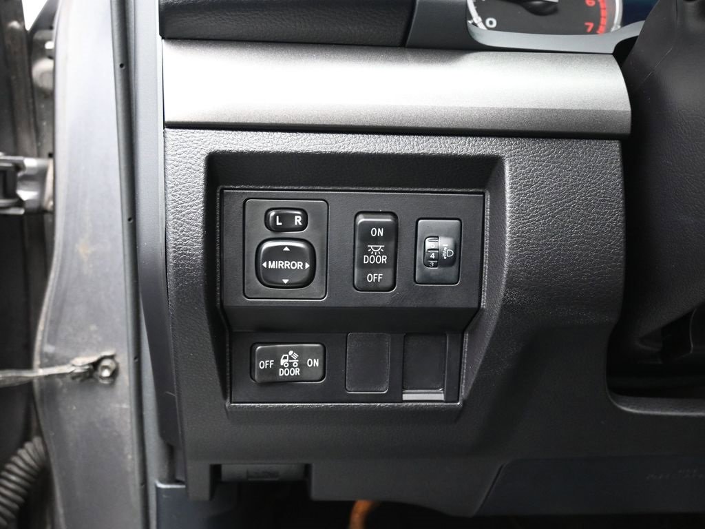 Used 2015 Toyota Tundra SR5 image 32