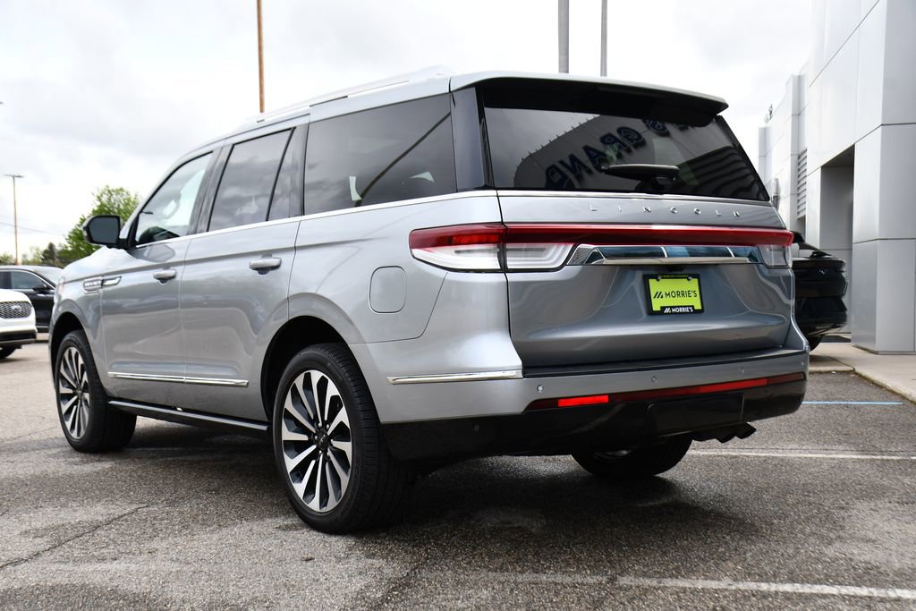 Used 2022 Lincoln Navigator Reserve AWD/4WD image 4