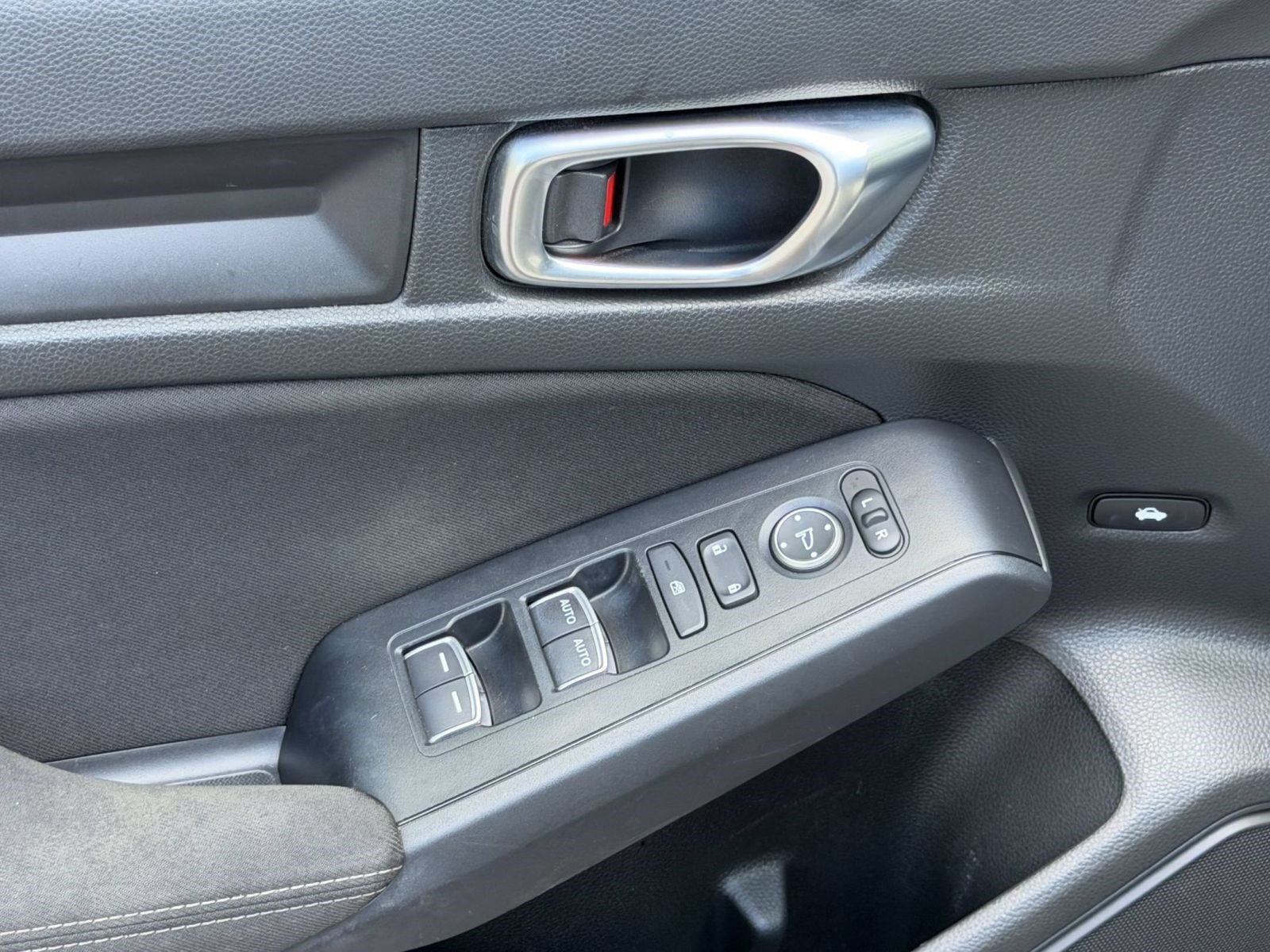 Used 2023 Honda Civic Sport image 25