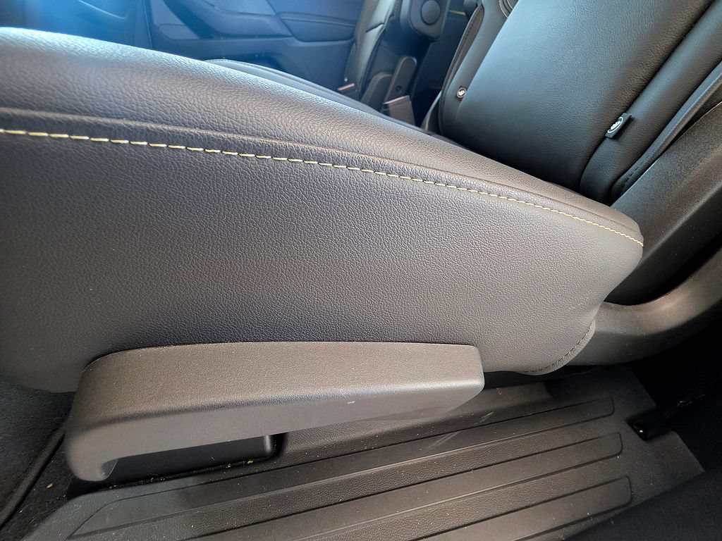 Used 2023 Chevrolet Traverse LT FWD image 57