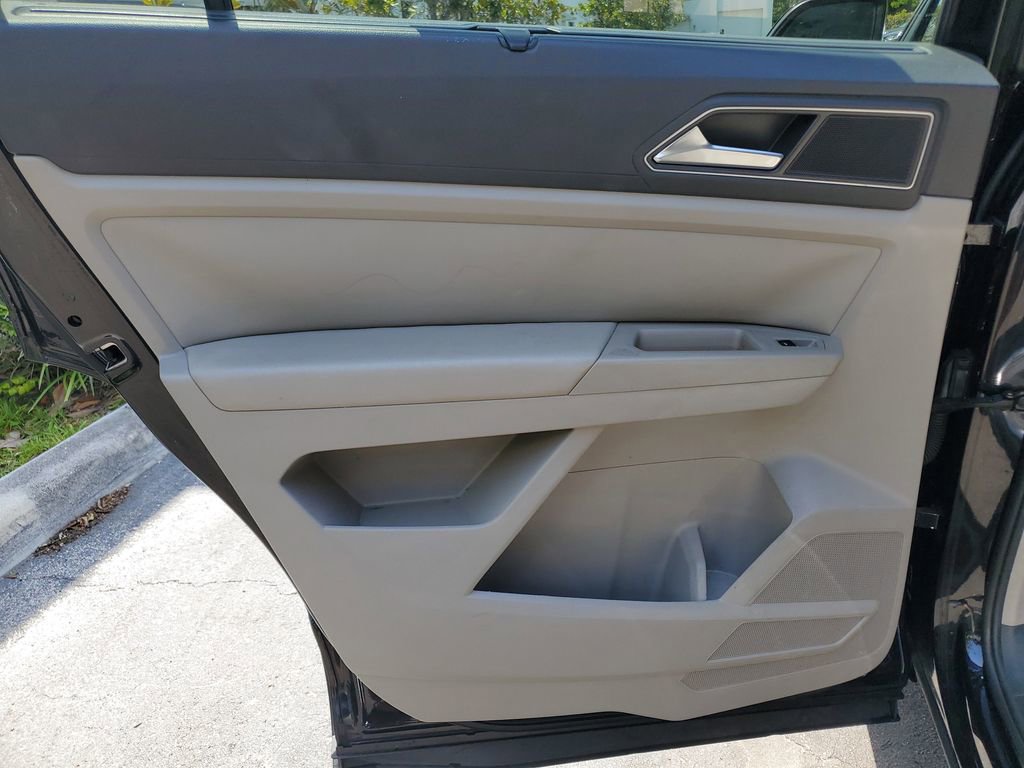 Used 2018 Volkswagen Atlas SEL FWD image 11