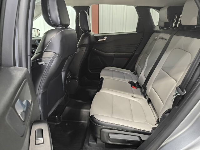 Used 2023 Ford Escape Platinum AWD/4WD image 16