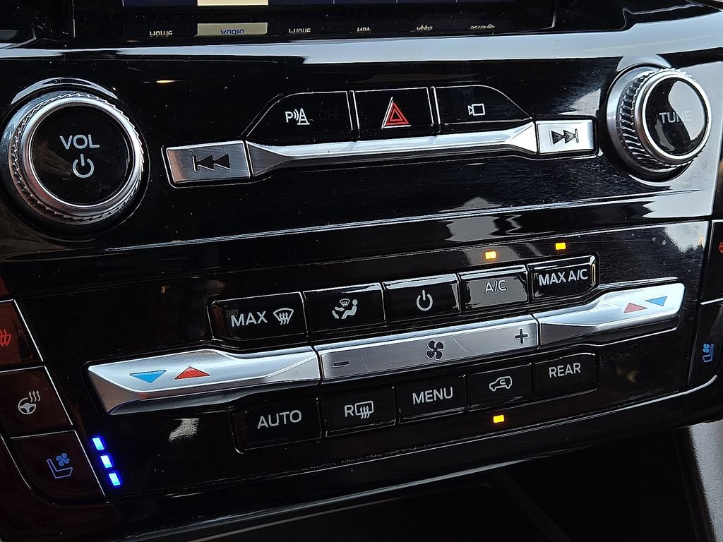 Used 2022 Ford Explorer King Ranch image 17