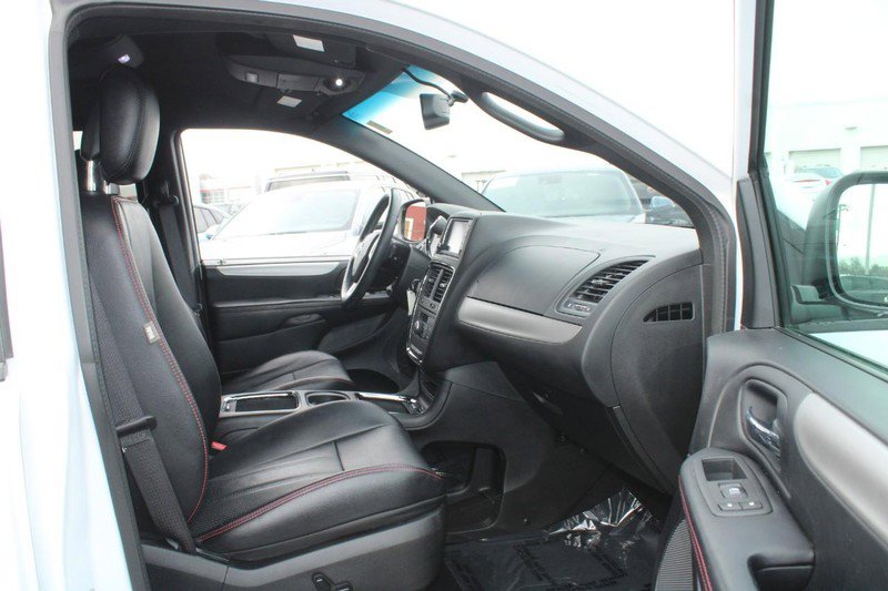Used 2015 Dodge Grand Caravan R/T w/ Driver Convenience Group image 10