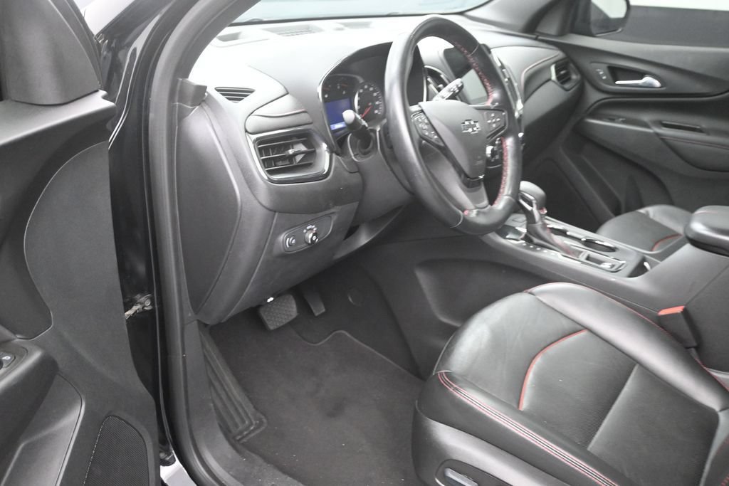 Used 2023 Chevrolet Equinox RS w/ RS Leather Package FWD image 10