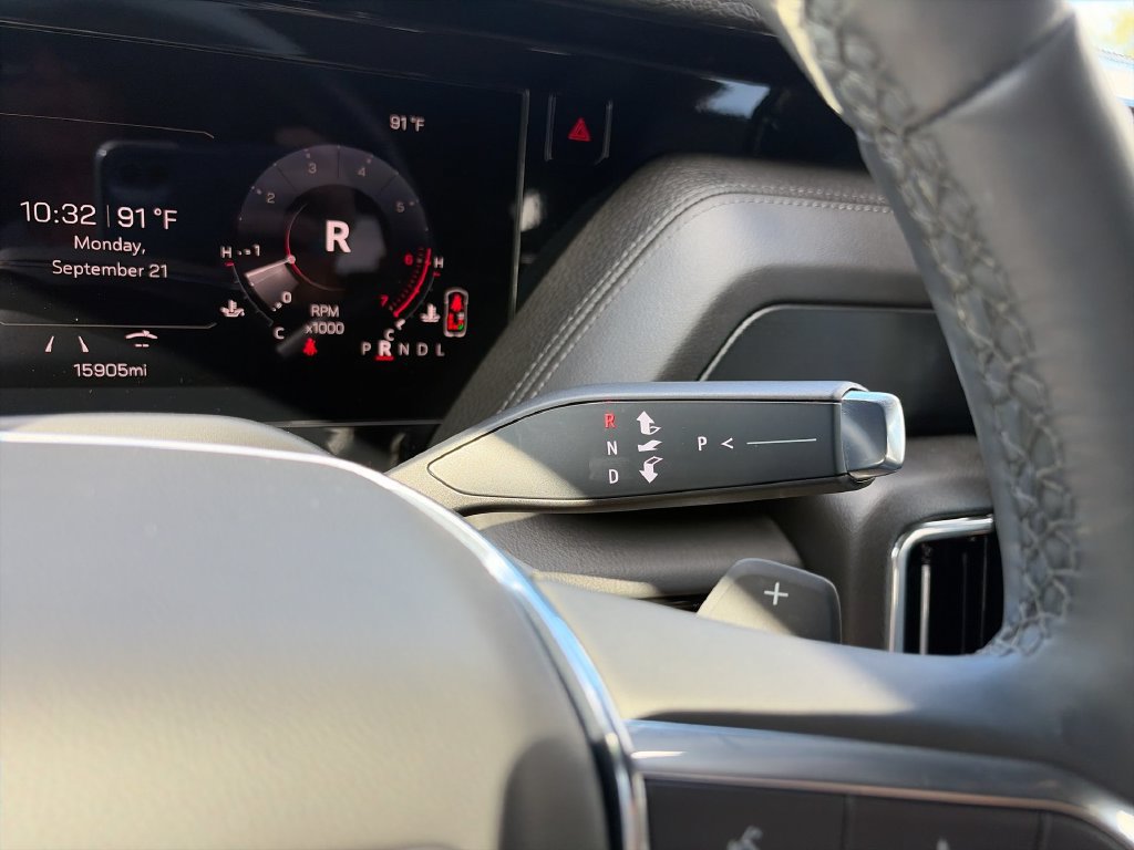 Used 2025 GMC Yukon Denali w/ Sun & Power Step Package AWD/4WD image 22