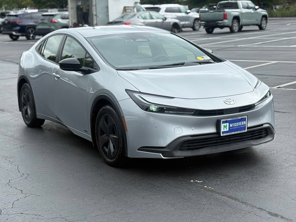Certified 2023 Toyota Prius LE AWD/4WD image 11
