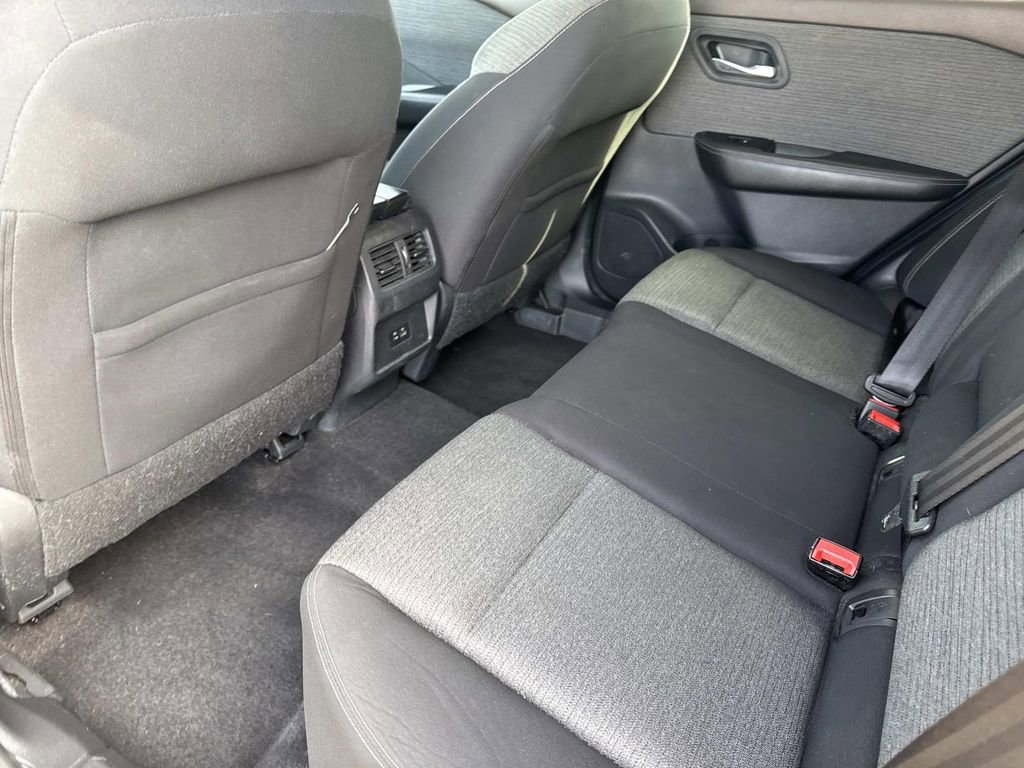 Certified 2022 Nissan Rogue SV image 14