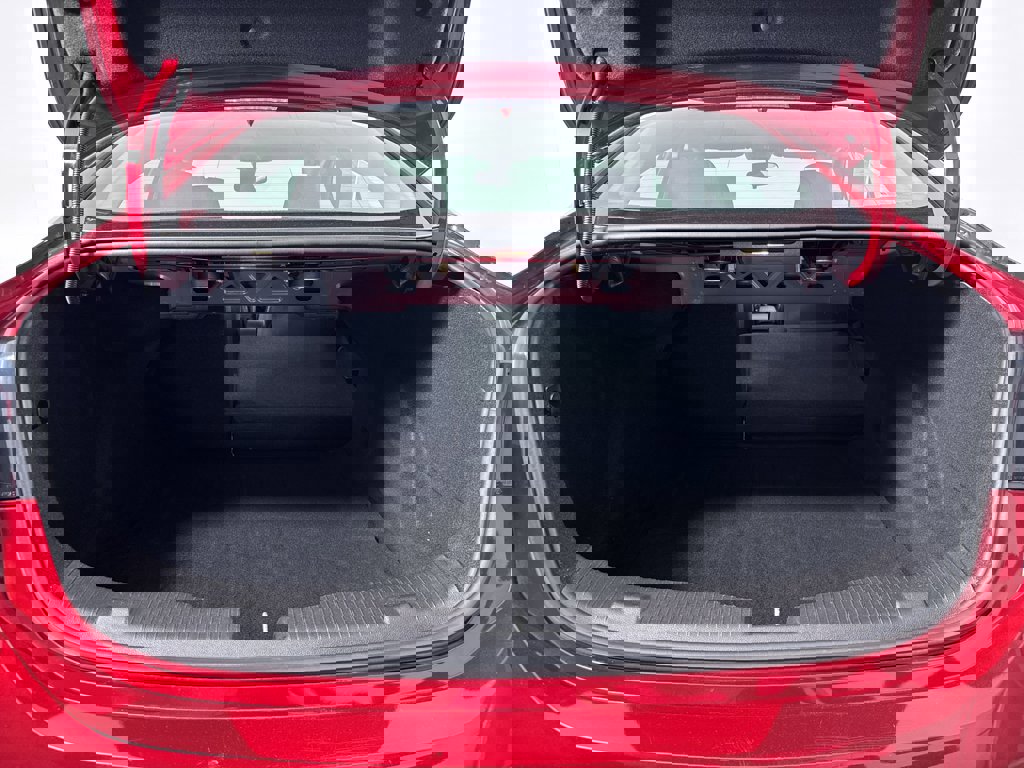 Used 2018 Chevrolet Cruze LT w/ Sun And Sound Package image 6