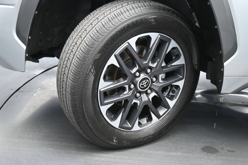 Used 2022 Toyota Tundra Limited AWD/4WD image 24