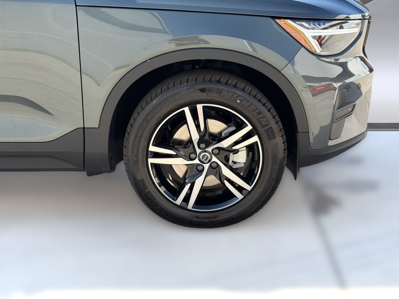 New 2026 Volvo XC40 B5 Core w/ Climate Package AWD/4WD image 13