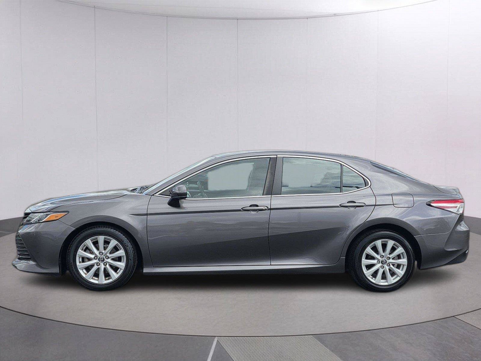 Used 2018 Toyota Camry LE FWD image 8