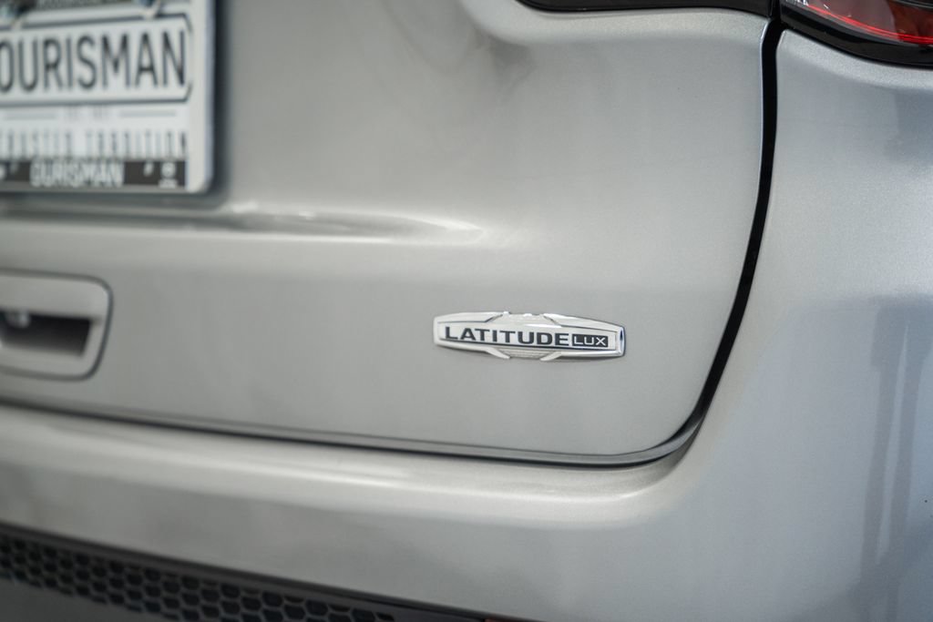 Certified 2023 Jeep Compass Latitude AWD/4WD image 8