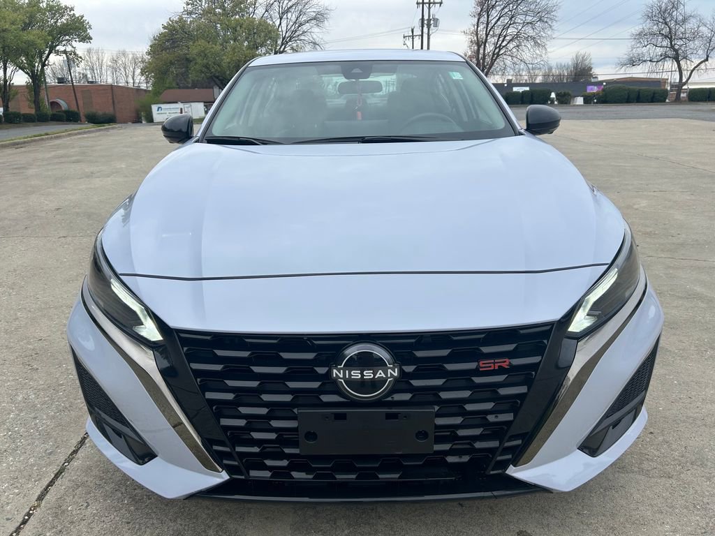 Used 2024 Nissan Altima 2.0 SR image 10