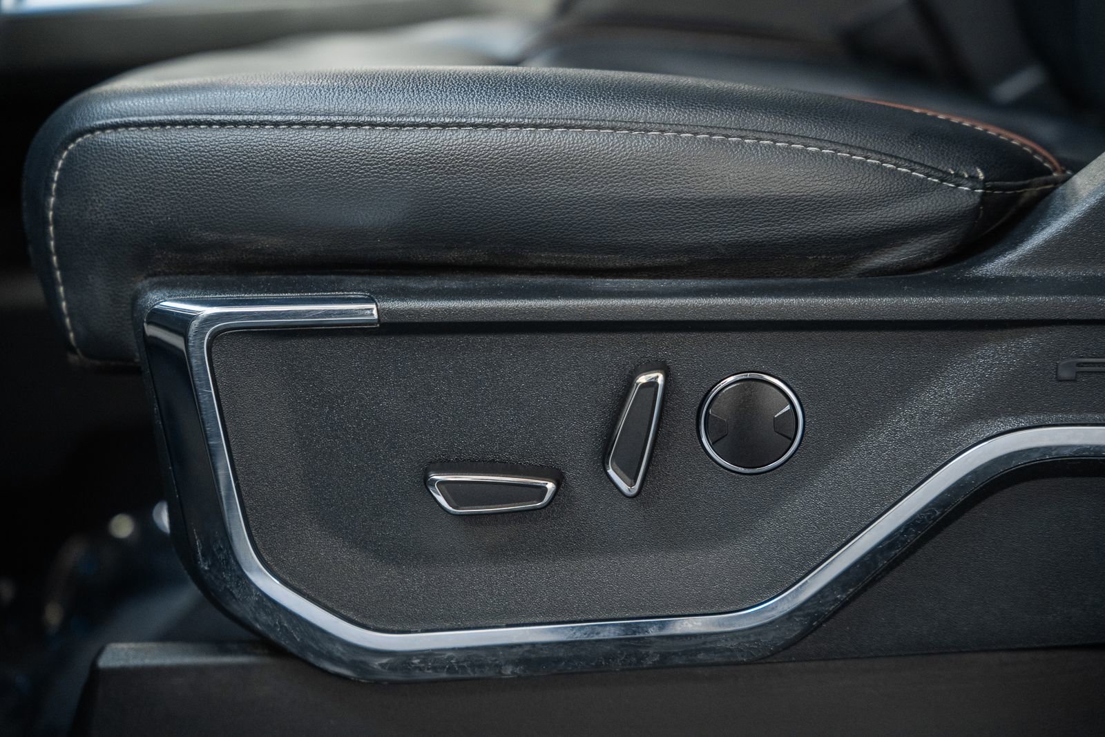 Certified 2023 Ford F150 Lariat w/ Equipment Group 502A High image 44