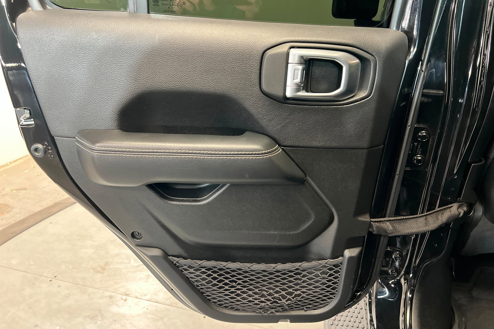 Used 2022 Jeep Wrangler Unlimited Sahara w/ Cold Weather Group image 19