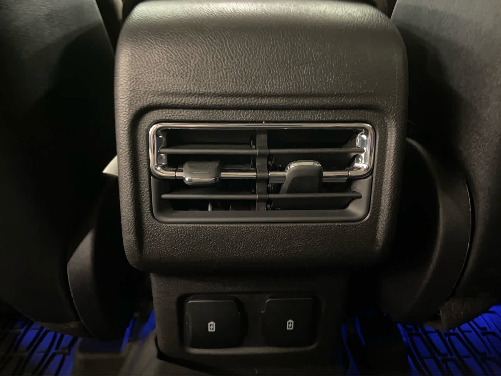 Used 2025 Lincoln Corsair Grand Touring w/ Equipment Group 301A image 17