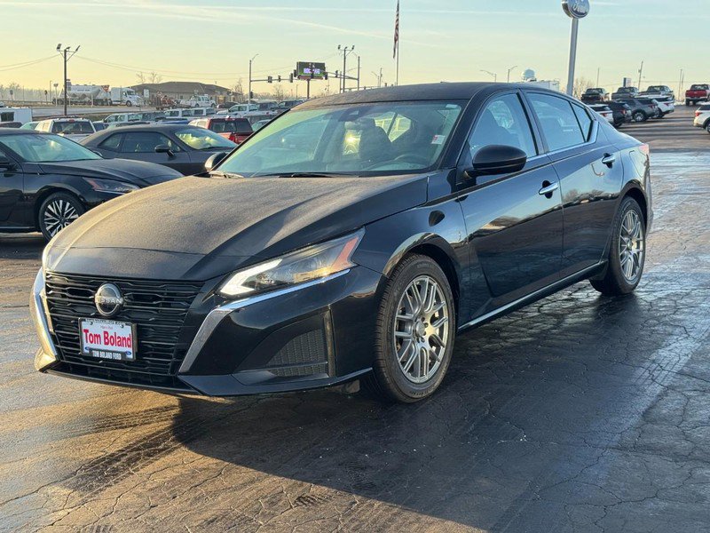 Used 2024 Nissan Altima 2.5 SV FWD image 7