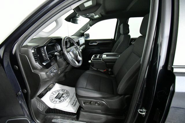 Used 2022 Chevrolet Silverado 1500 RST w/ Z71 Off-Road Package AWD/4WD image 5
