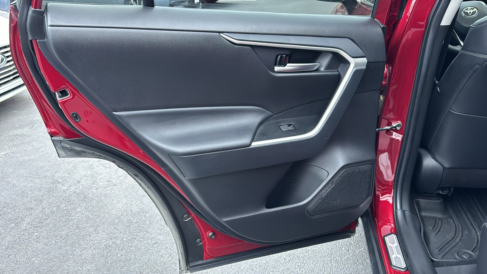 Used 2024 Toyota RAV4 XLE Premium FWD image 18