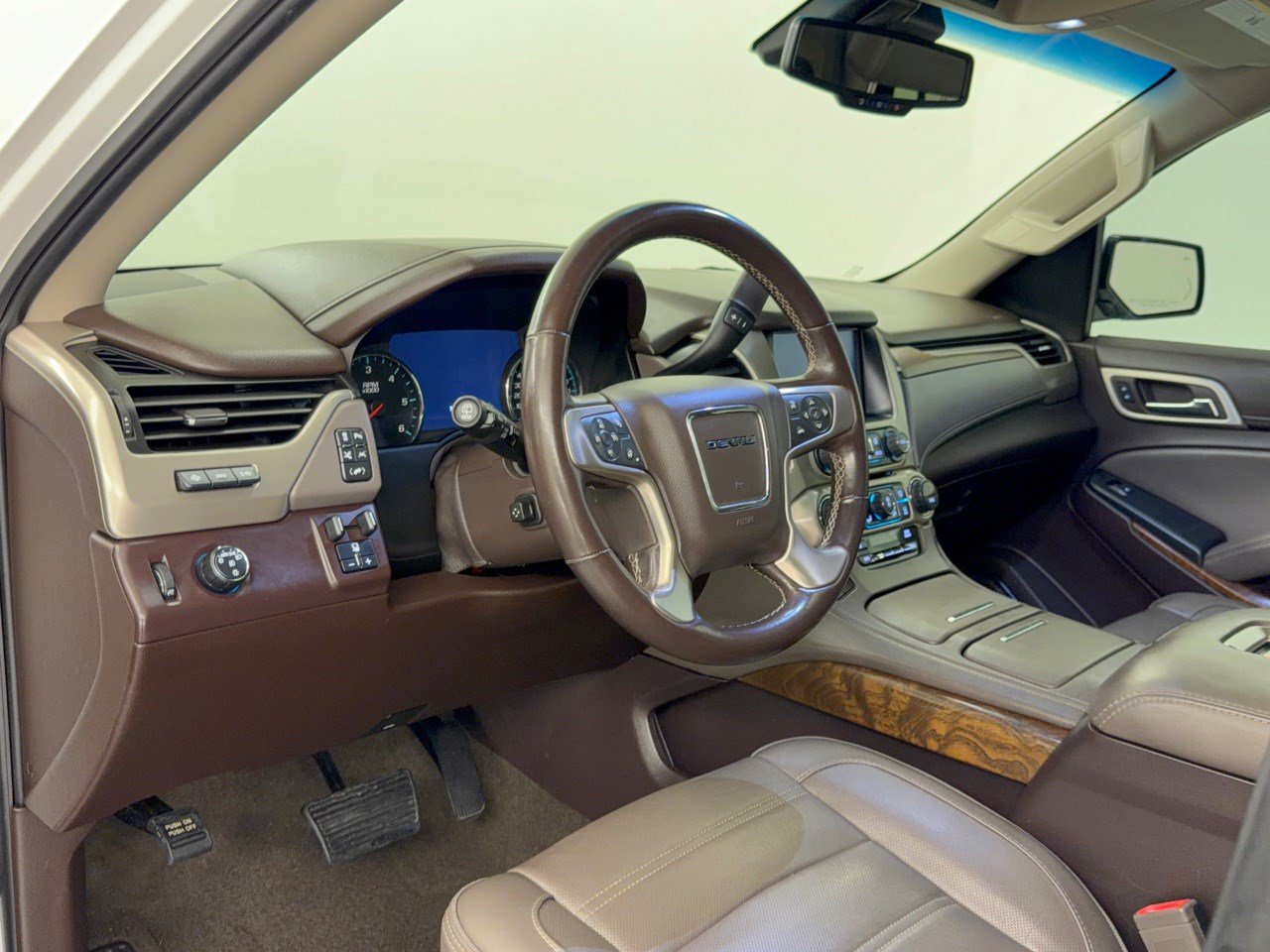 Used 2019 GMC Yukon Denali w/ Denali Ultimate Package RWD image 4
