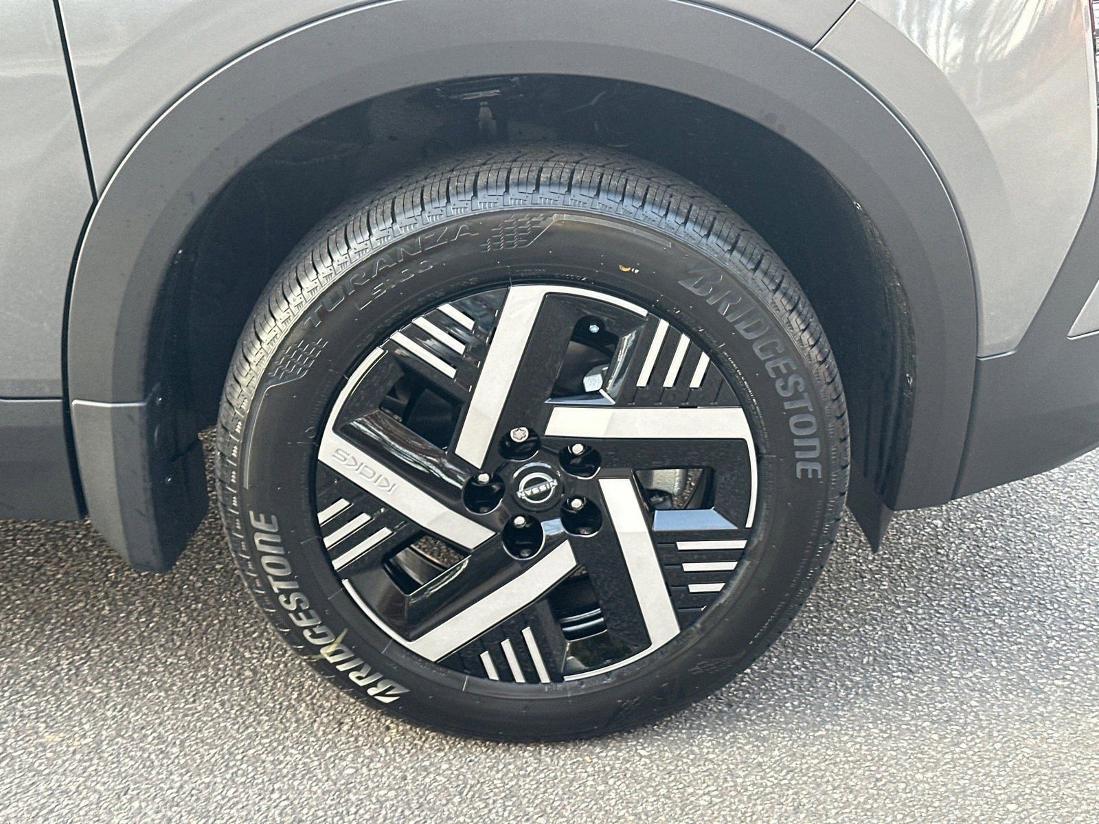 New 2026 Nissan Kicks SV image 12