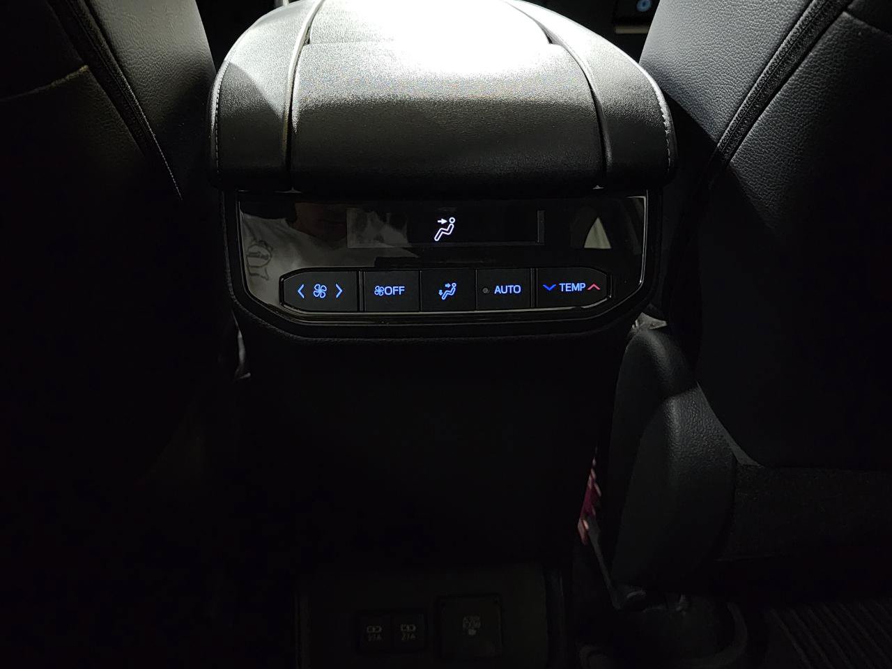 Used 2021 Toyota Highlander Limited AWD/4WD image 29