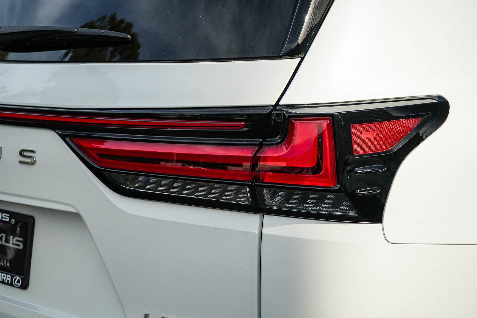 Used 2024 Lexus LX 600 F Sport AWD/4WD image 7