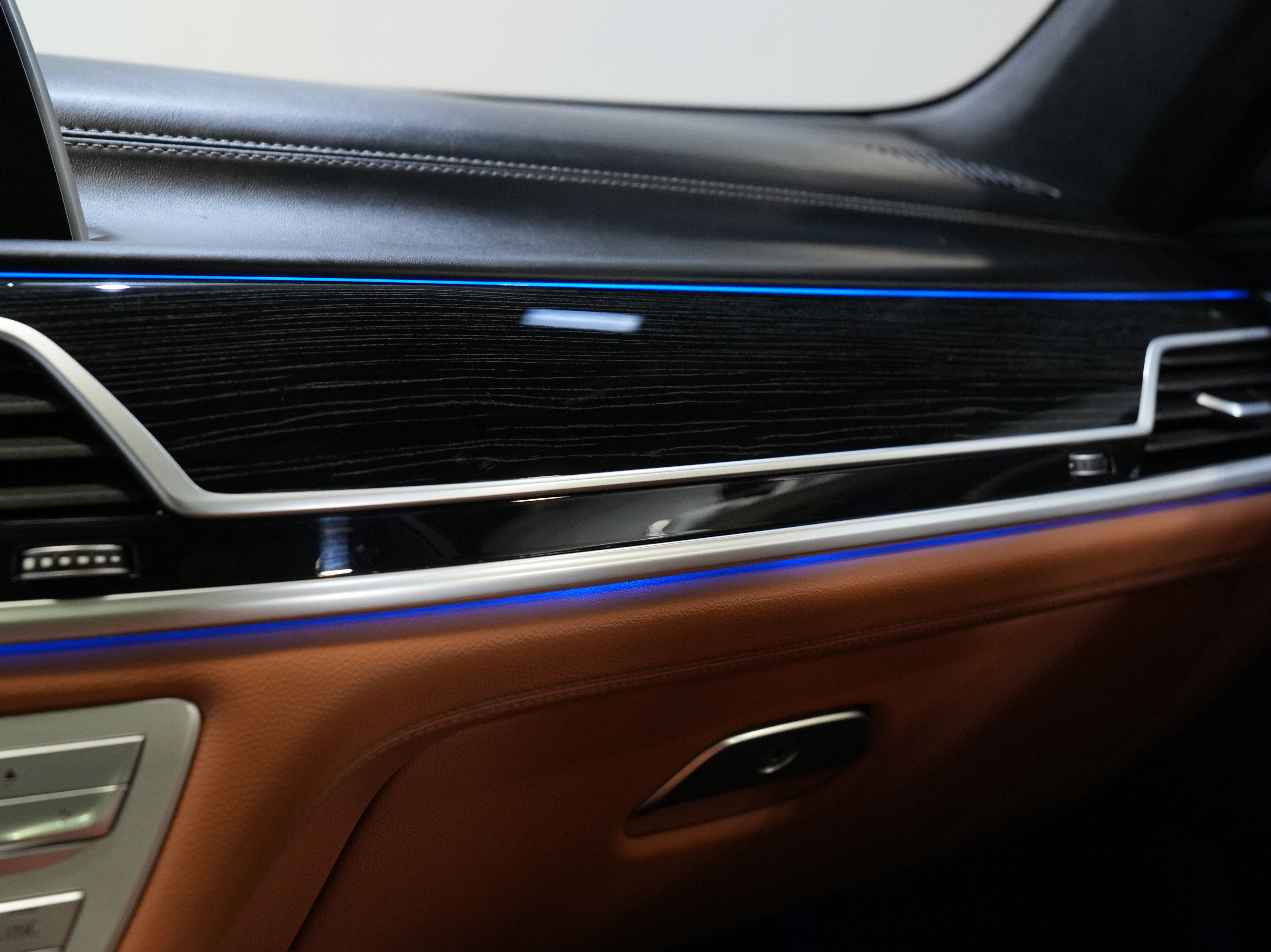 Used 2020 BMW 750i xDrive image 49